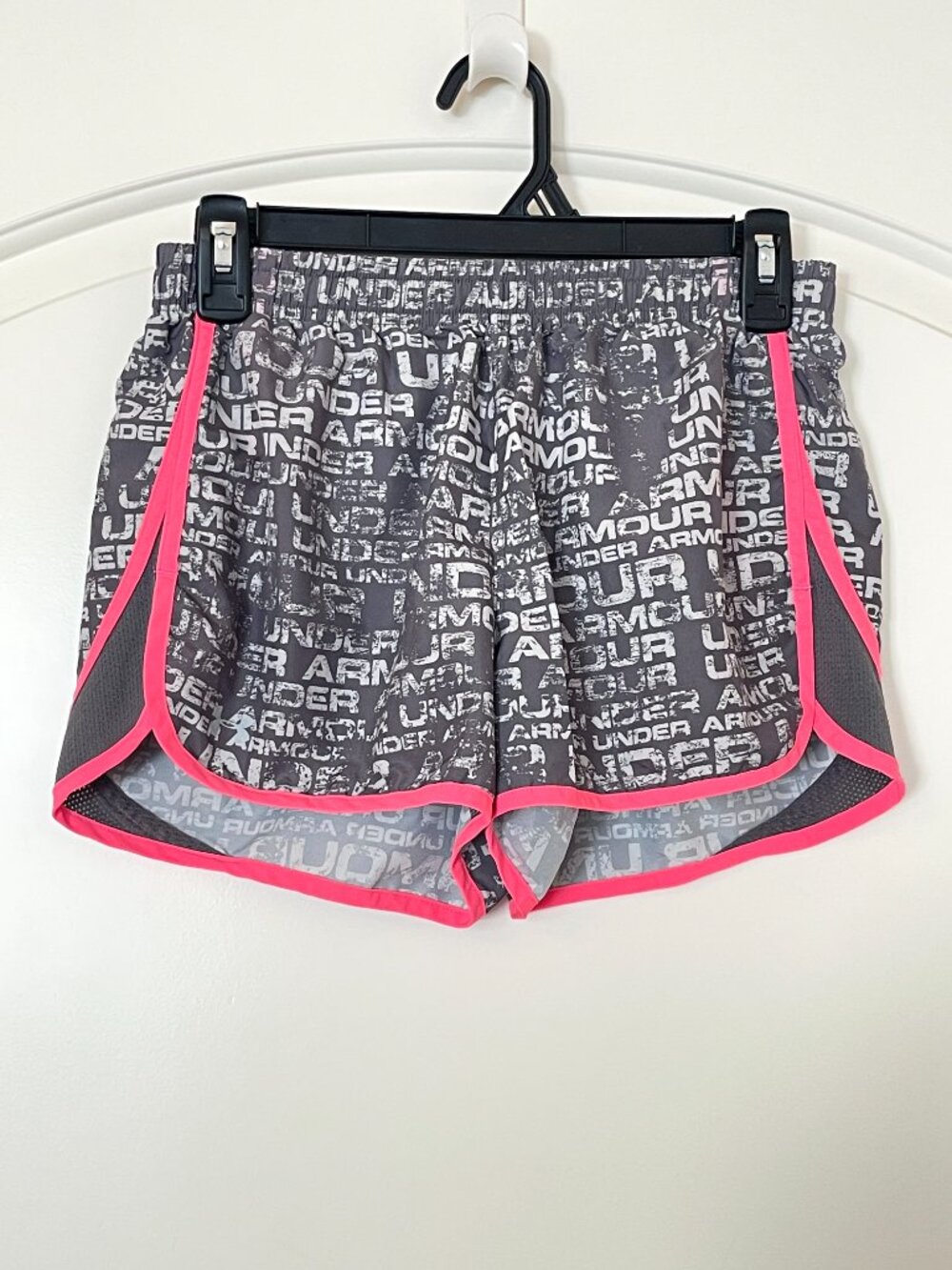 Under Armour Shorts HeatGear With Panty Logo Print Gray Pink Small